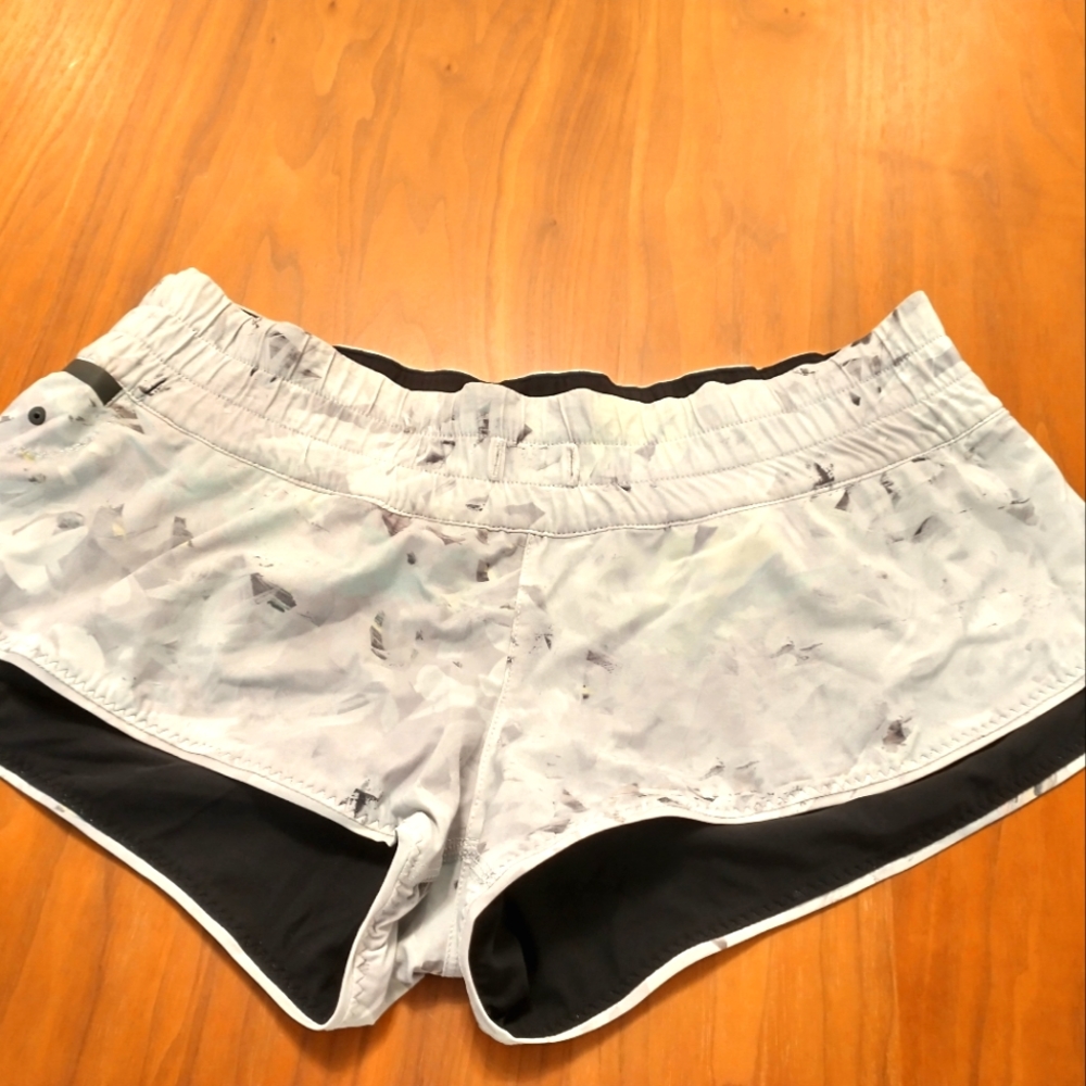 Lululemon  reversible run shorts worn once EUC size 6. Matching hoodie for sale.